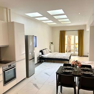 Studio met een King Size Bed